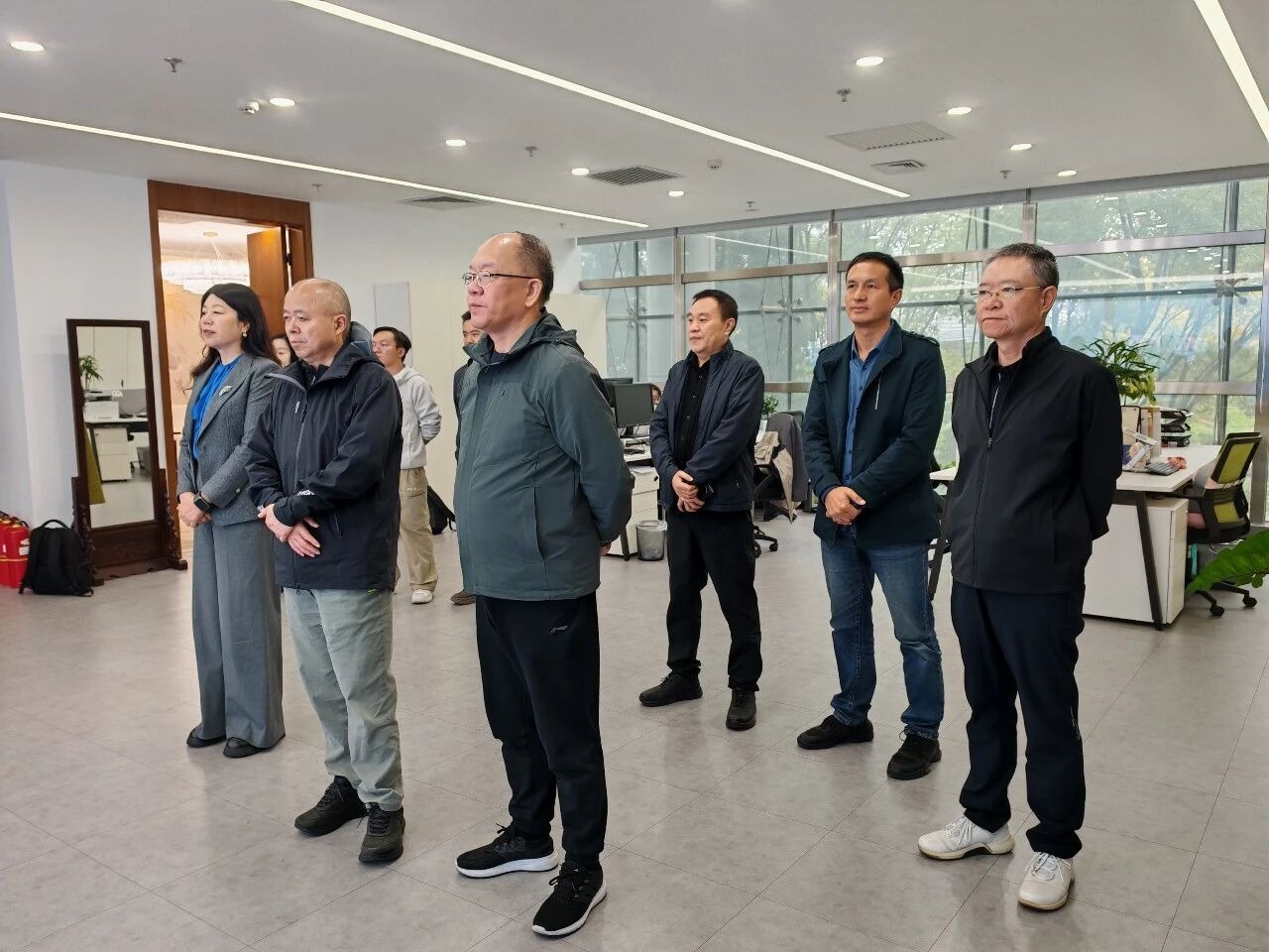 王江平、李汉宇带队参观北京贵州企业商会副会长企业中科富创集团